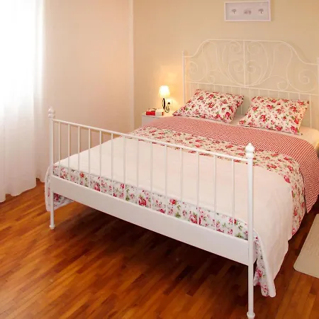 Holiday Home Milena - Mvn254