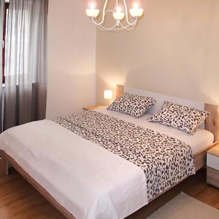 Holiday Home Milena - Mvn254 * Motovun