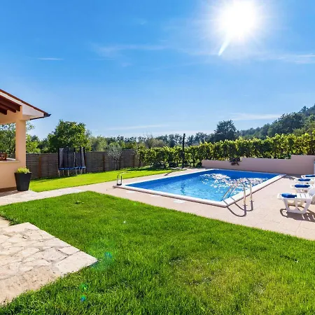 Holiday Home Milena - Mvn254 *